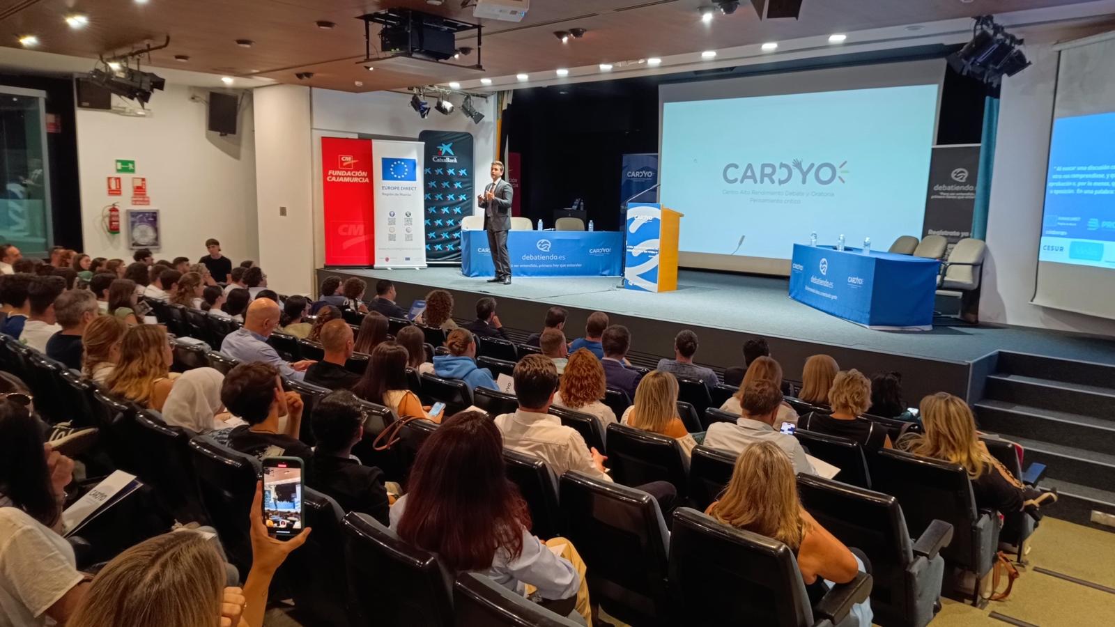 Nacho Fenollar formando a directivos